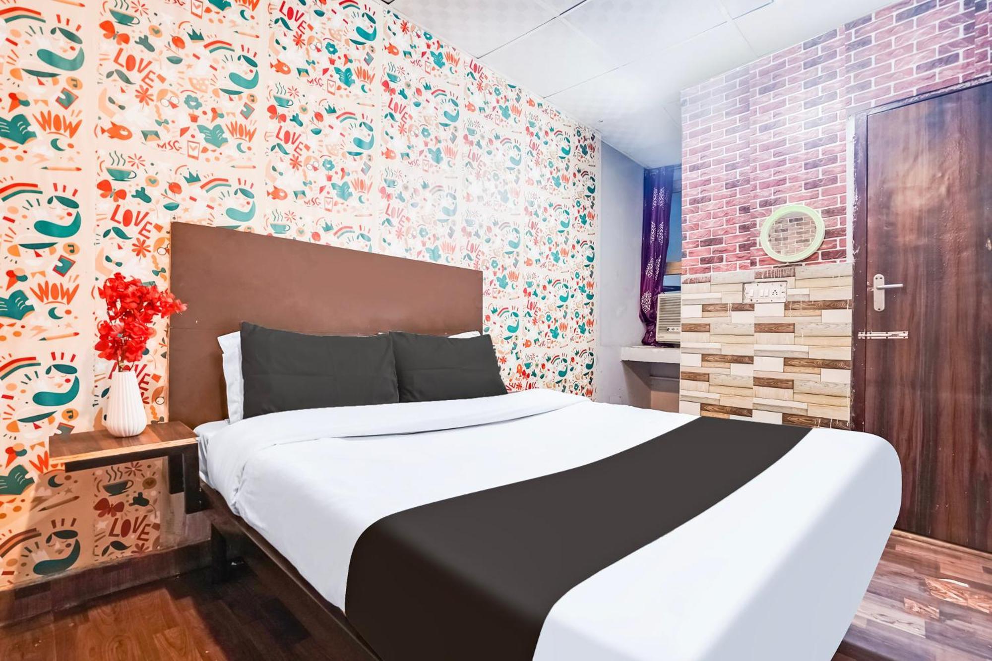 O Parth Hotel
